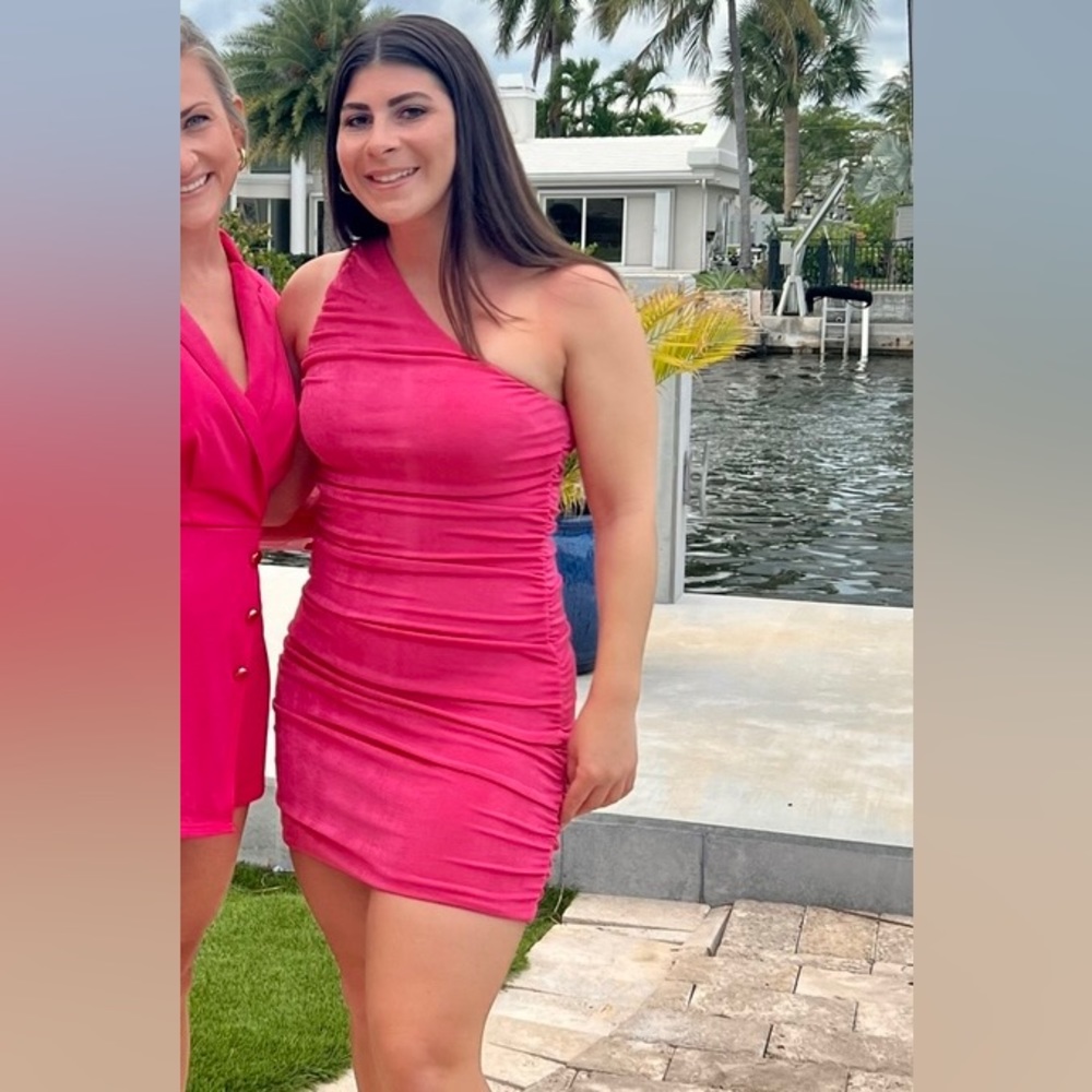 Lyaner one shoulder pink dress